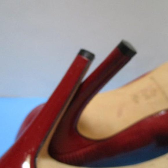 *Antonio Melani Red Patent Scale Pattern Peep Toe - Picture 8 of 9